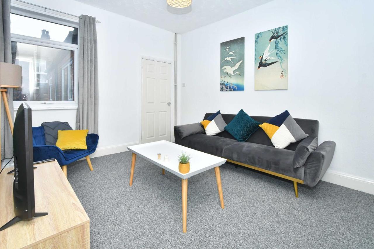 The Yellow Door By Avenew Management Serviced Accommodation Stoke-on-Trent ภายนอก รูปภาพ