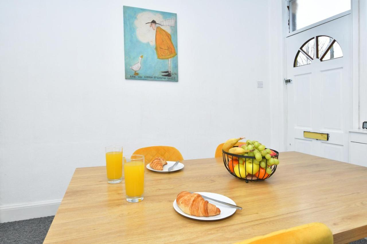 The Yellow Door By Avenew Management Serviced Accommodation Stoke-on-Trent ภายนอก รูปภาพ